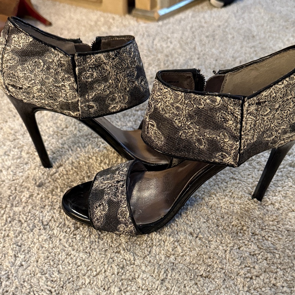 Chic Black and Cream Patterned Women's Heels